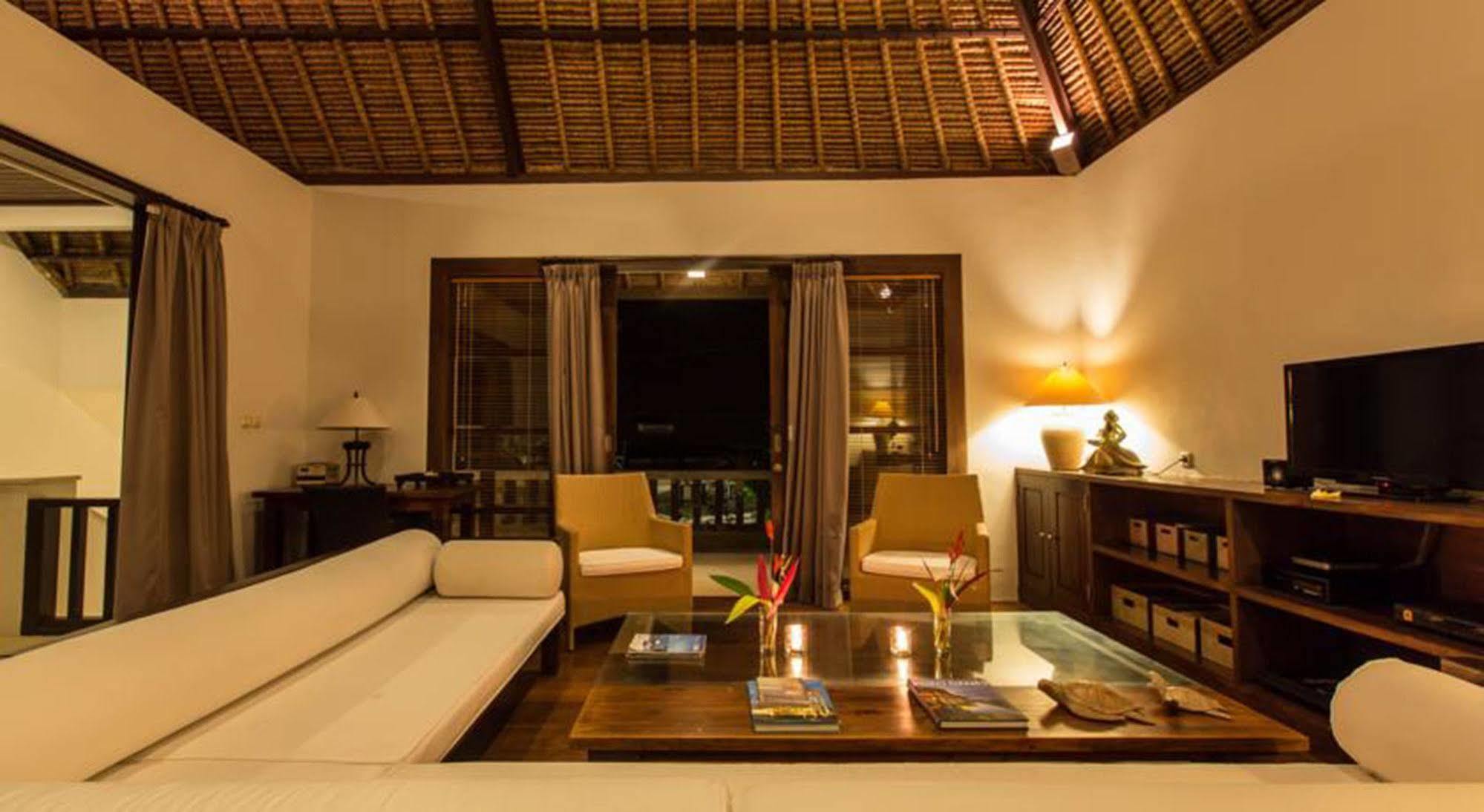 Villa Karang Putih อูงาซัน ภายนอก รูปภาพ